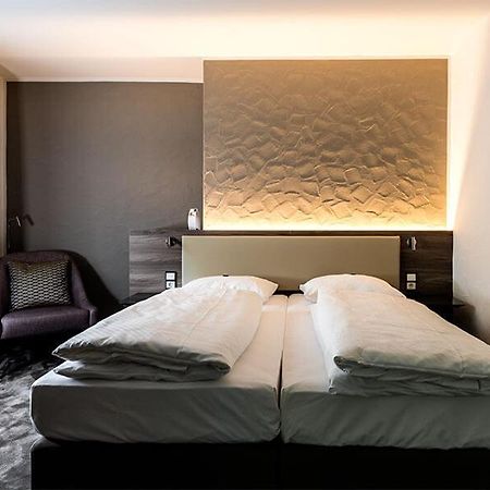 Hotel Am Park Leinfelden-Echterdingen Exteriör bild