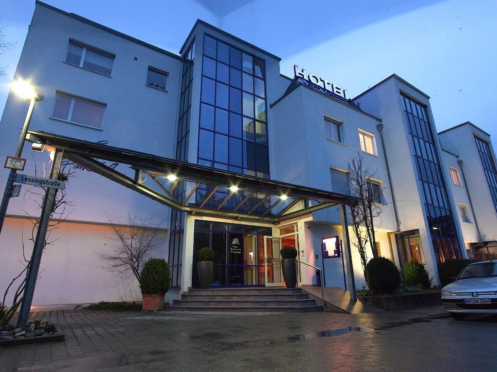 Hotel Am Park Leinfelden-Echterdingen Exteriör bild